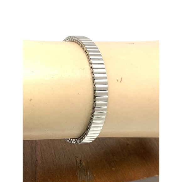 Timex Women's Watch T21902 Quartz Petite White Dial Silver Steel Expansion Band - Picture 9 of 13